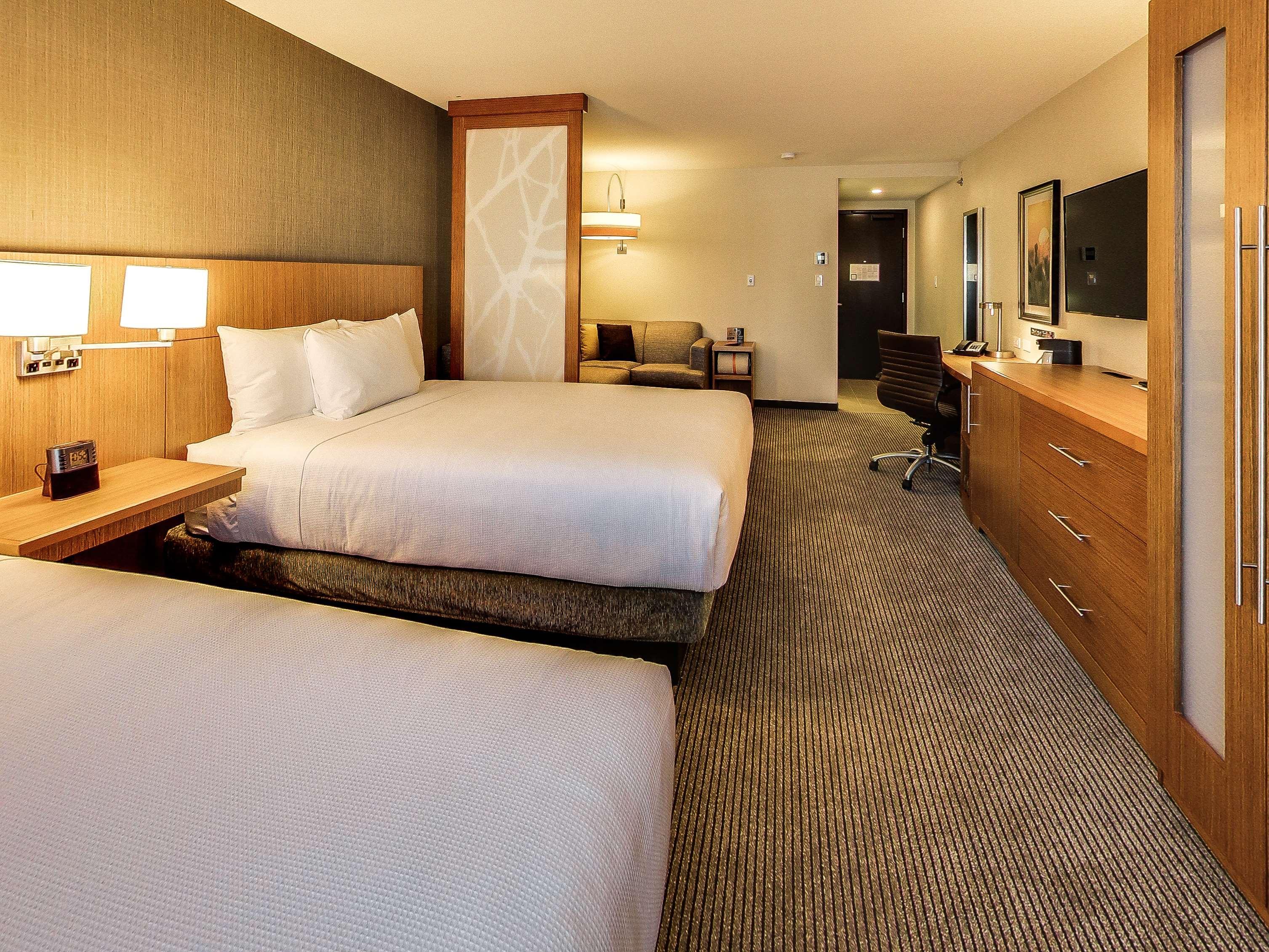 Hyatt Place Edmonton West Екстер'єр фото