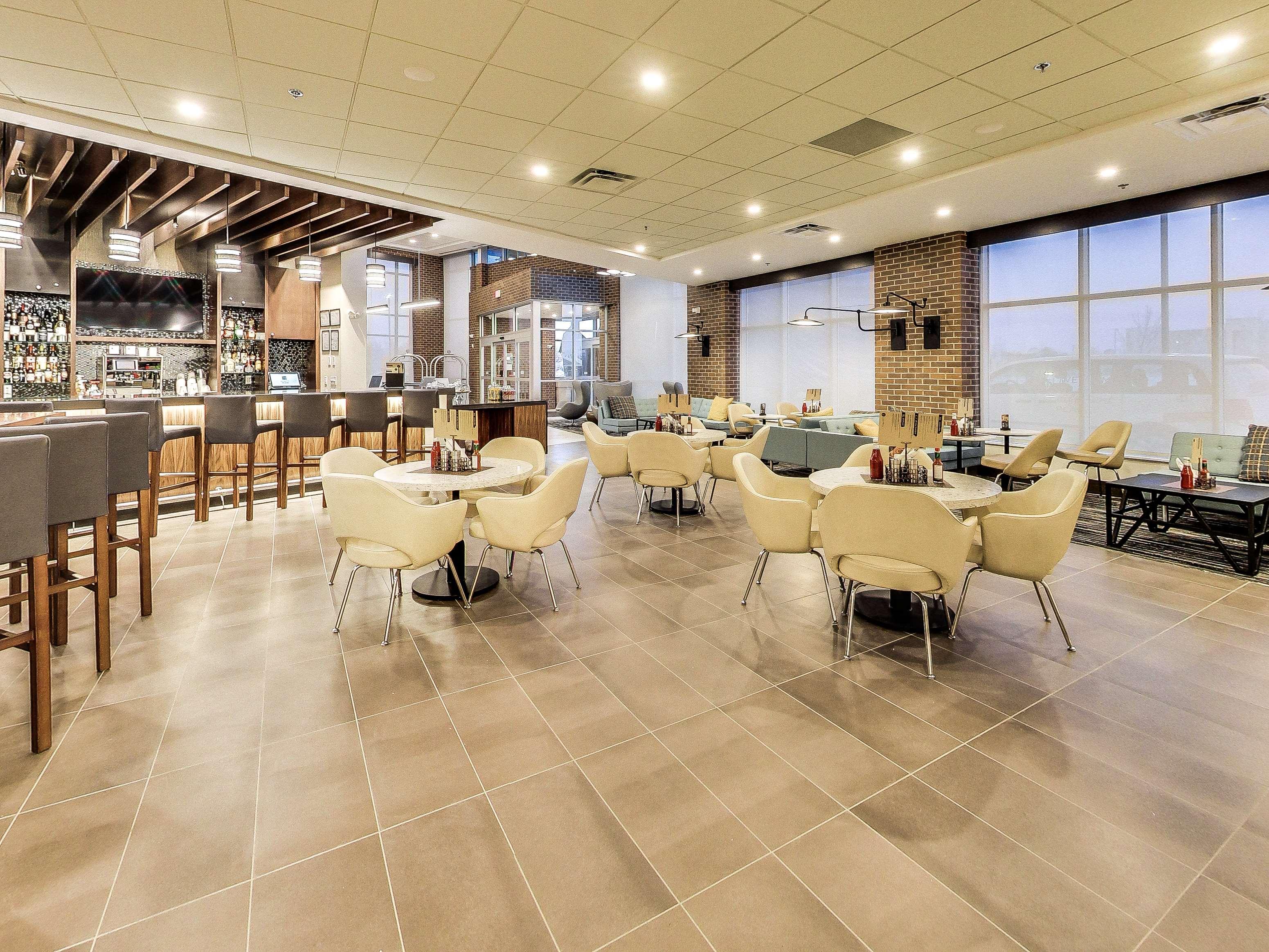 Hyatt Place Edmonton West Екстер'єр фото